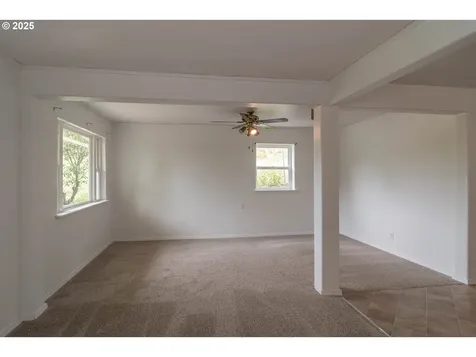 731 NE Casper Street Roseburg OR 97470