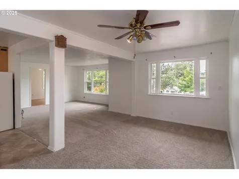 731 NE Casper Street Roseburg OR 97470