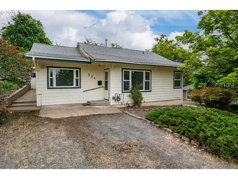 731 NE Casper Street Roseburg OR 97470