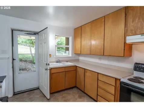 731 NE Casper Street Roseburg OR 97470
