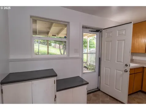 731 NE Casper Street Roseburg OR 97470
