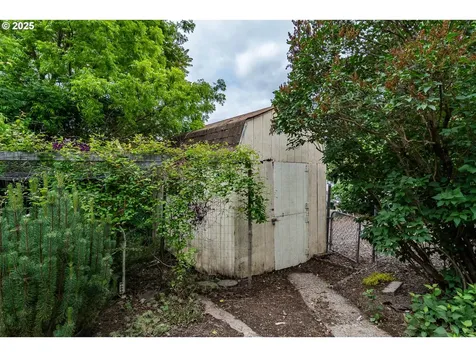 731 NE Casper Street Roseburg OR 97470