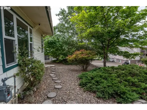 731 NE Casper Street Roseburg OR 97470