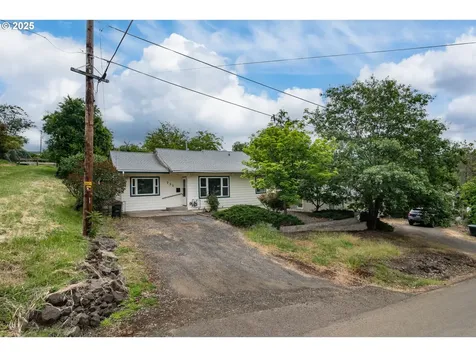 731 NE Casper Street Roseburg OR 97470