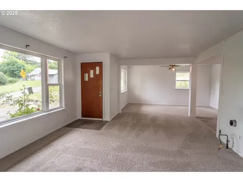 731 NE Casper Street Roseburg OR 97470