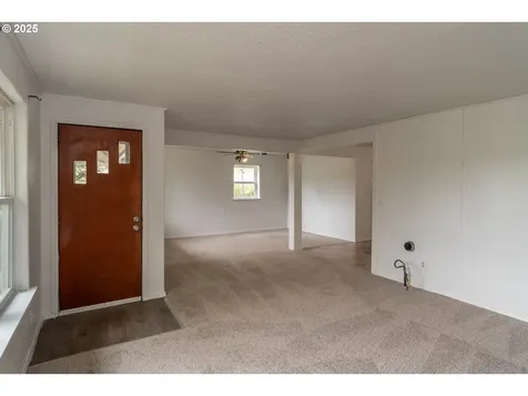731 NE Casper Street Roseburg OR 97470