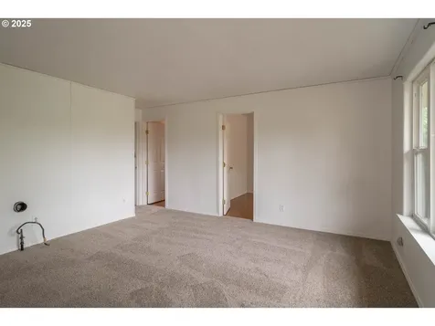 731 NE Casper Street Roseburg OR 97470