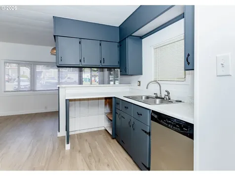 5170 Grand Avenue Florence OR 97439