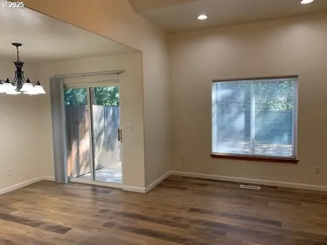 160/162 Victoria Court Roseburg OR 97471