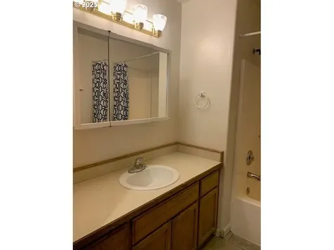 160/162 Victoria Court Roseburg OR 97471