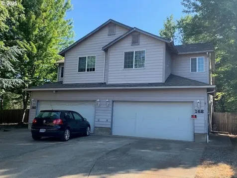 160/162 Victoria Court Roseburg OR 97471
