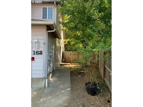 160/162 Victoria Court Roseburg OR 97471