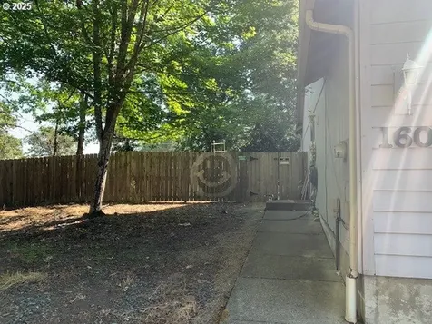160/162 Victoria Court Roseburg OR 97471