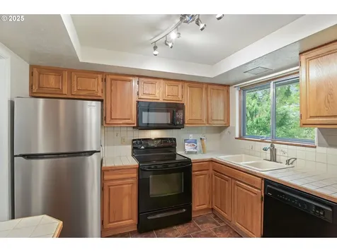 8002 SE 104th Avenue Portland OR 97266