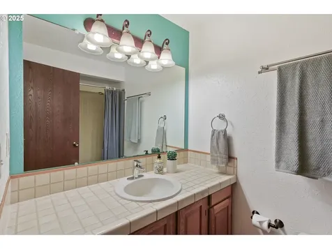 8002 SE 104th Avenue Portland OR 97266