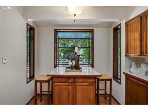 9825 SW Quail Post Road Portland OR 97219