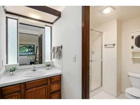 9825 SW Quail Post Road Portland OR 97219