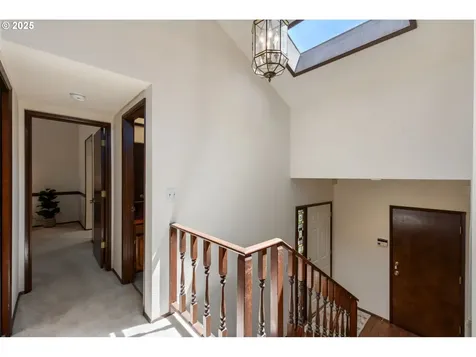 9825 SW Quail Post Road Portland OR 97219