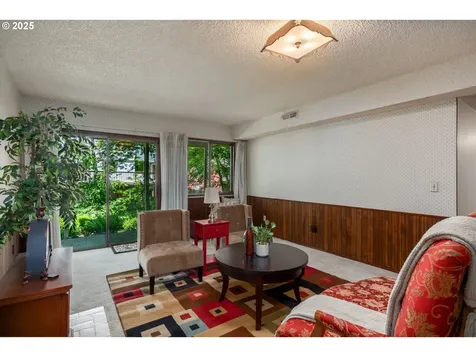 9825 SW Quail Post Road Portland OR 97219