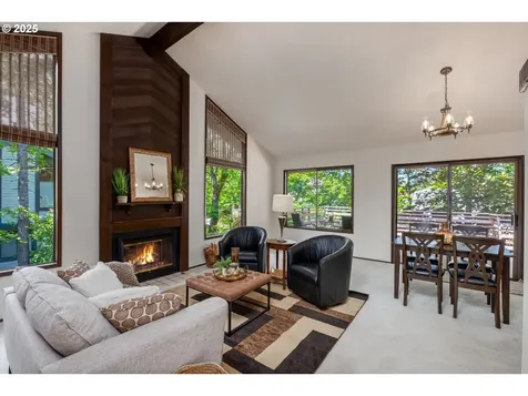 9825 SW Quail Post Road Portland OR 97219
