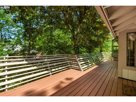 9825 SW Quail Post Road Portland OR 97219