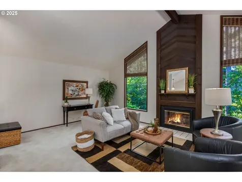 9825 SW Quail Post Road Portland OR 97219