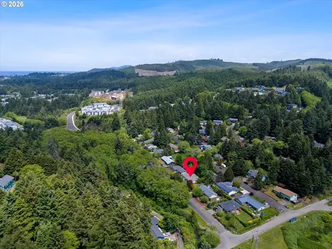 2750 NE Harney Drive Newport OR 97365