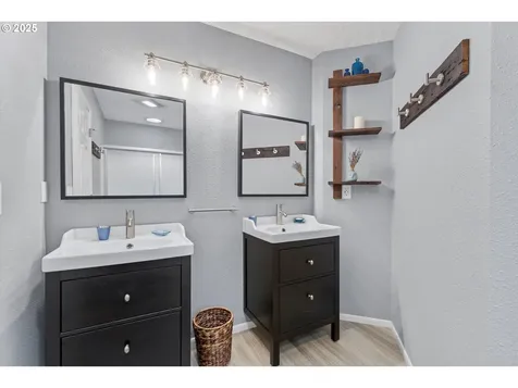 2275 River Heights Circle West Linn OR 97068