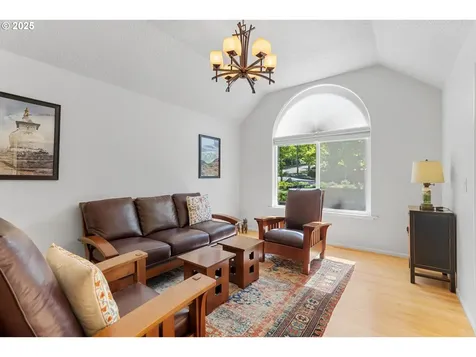 2275 River Heights Circle West Linn OR 97068