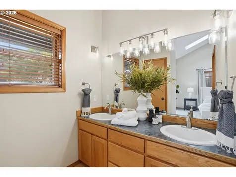6000 NE 42nd Way Vancouver WA 98661