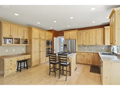 623 SW 5th Street Dundee OR 97115