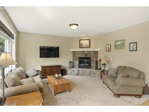 623 SW 5th Street Dundee OR 97115