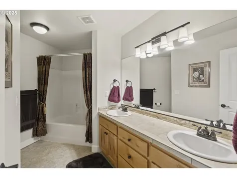 623 SW 5th Street Dundee OR 97115