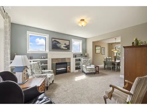 623 SW 5th Street Dundee OR 97115