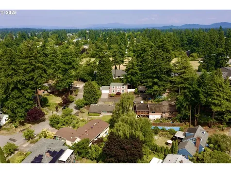 11130 SE Main Street Portland OR 97216