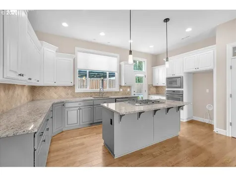 10851 NW Claire Court Portland OR 97229