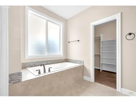 10851 NW Claire Court Portland OR 97229