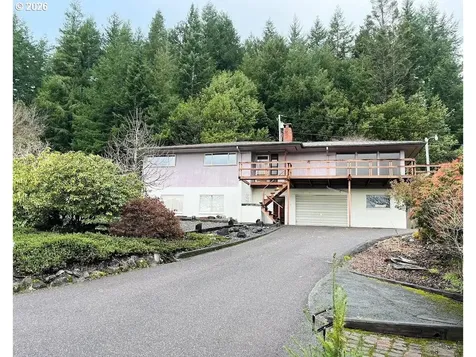1212 Private Drive Coquille OR 97423