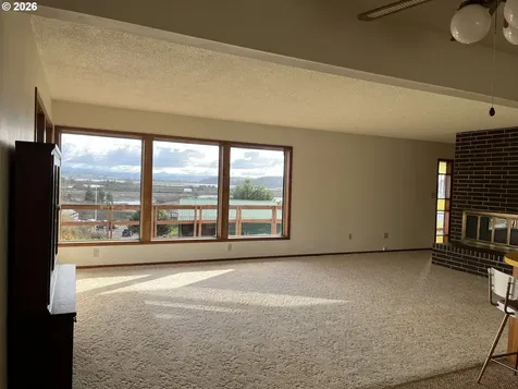 1212 Private Drive Coquille OR 97423