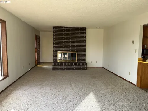 1212 Private Drive Coquille OR 97423