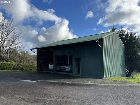 1212 Private Drive Coquille OR 97423