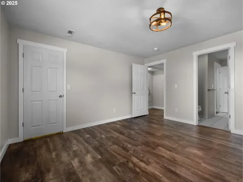 41088 SE Kitzmiller Road Eagle Creek OR 97022