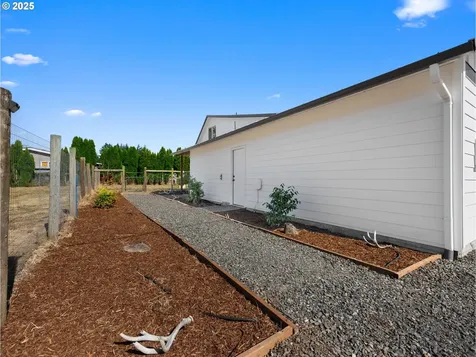 41088 SE Kitzmiller Road Eagle Creek OR 97022