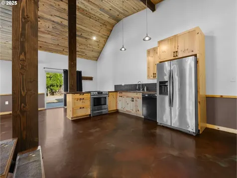 41088 SE Kitzmiller Road Eagle Creek OR 97022