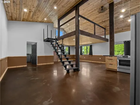 41088 SE Kitzmiller Road Eagle Creek OR 97022
