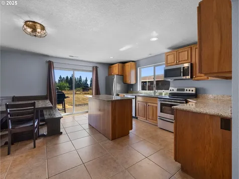 41088 SE Kitzmiller Road Eagle Creek OR 97022