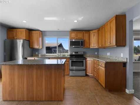 41088 SE Kitzmiller Road Eagle Creek OR 97022