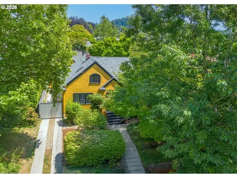 436 SE 44th Avenue Portland OR 97215