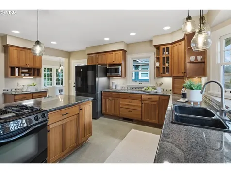 3962 SE Oak Street Portland OR 97214