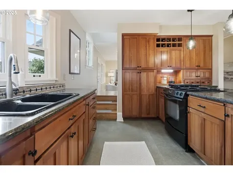 3962 SE Oak Street Portland OR 97214
